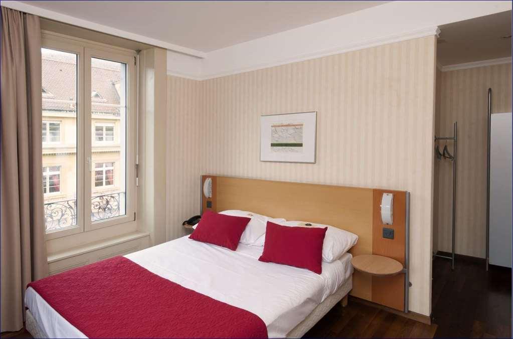 Hotel Alpes & Lac Neuchâtel Szoba fotó
